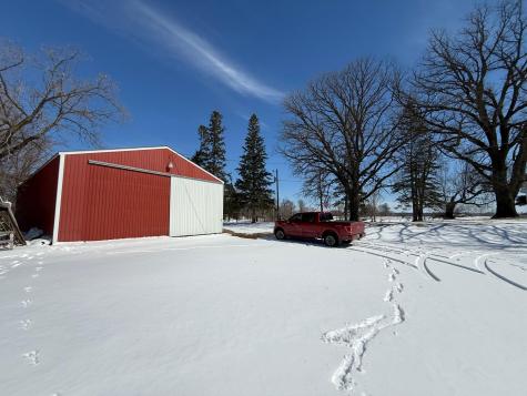 2854 405th Avenue NE Braham MN 55006