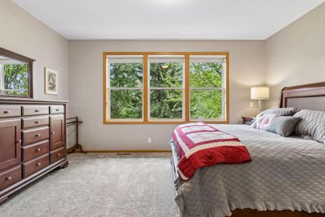 8167 Enclave Road Woodbury MN 55125