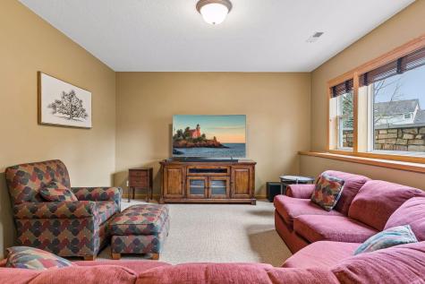 8167 Enclave Road Woodbury MN 55125
