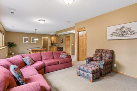 8167 Enclave Road Woodbury MN 55125