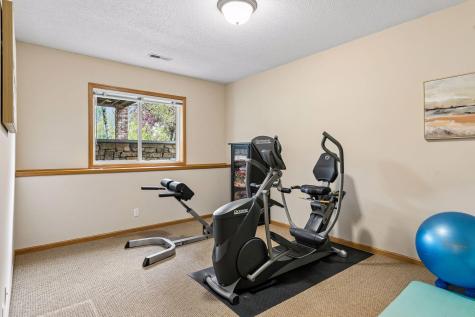 8167 Enclave Road Woodbury MN 55125