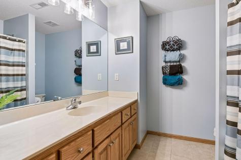 8167 Enclave Road Woodbury MN 55125
