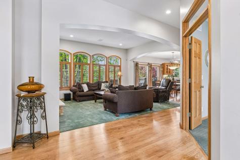 8167 Enclave Road Woodbury MN 55125