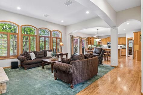 8167 Enclave Road Woodbury MN 55125