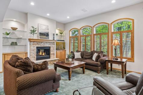8167 Enclave Road Woodbury MN 55125