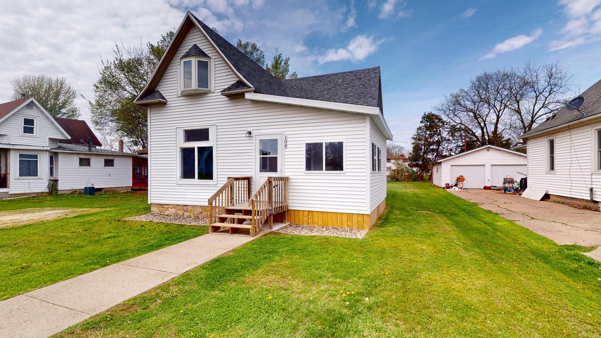 104 W 5th Street Cochrane WI 54622