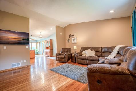 19643 71st Street NE New London MN 56273