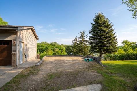 19643 71st Street NE New London MN 56273