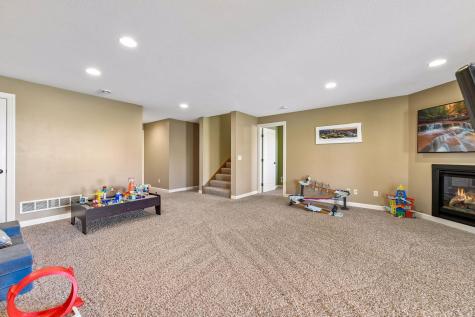 3917 Valencia Lane Chaska MN 55318