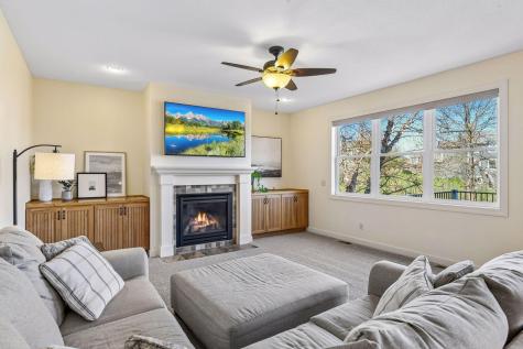 3917 Valencia Lane Chaska MN 55318