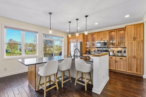 3917 Valencia Lane Chaska MN 55318