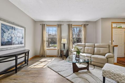 8294 Townsend Drive Eden Prairie MN 55344