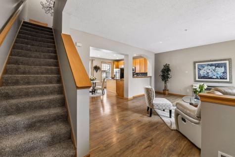 8294 Townsend Drive Eden Prairie MN 55344