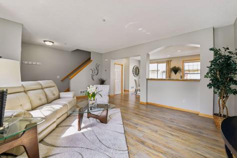 8294 Townsend Drive Eden Prairie MN 55344