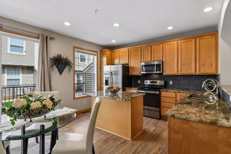 8294 Townsend Drive Eden Prairie MN 55344