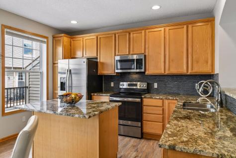 8294 Townsend Drive Eden Prairie MN 55344