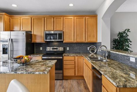 8294 Townsend Drive Eden Prairie MN 55344