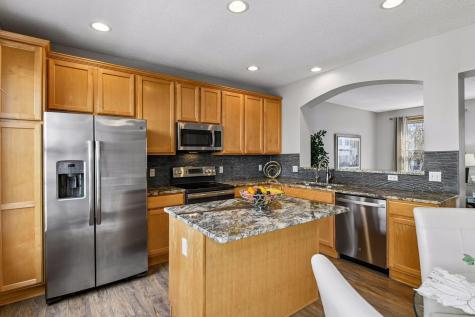 8294 Townsend Drive Eden Prairie MN 55344
