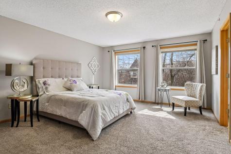 8294 Townsend Drive Eden Prairie MN 55344
