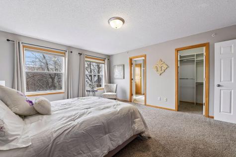 8294 Townsend Drive Eden Prairie MN 55344