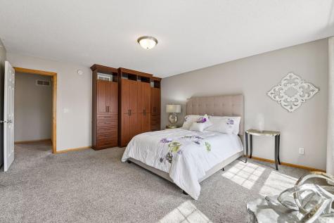 8294 Townsend Drive Eden Prairie MN 55344
