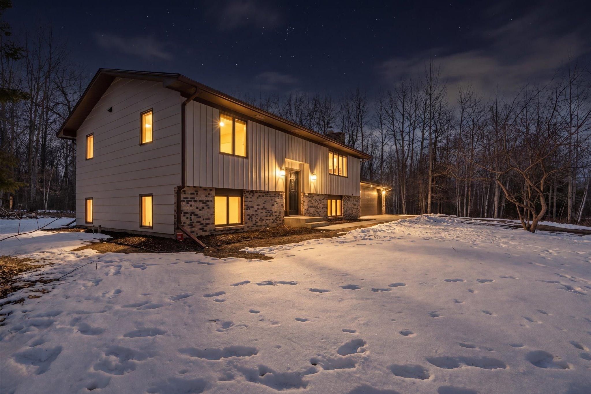 37098 Woodland Drive Cohasset MN 55721