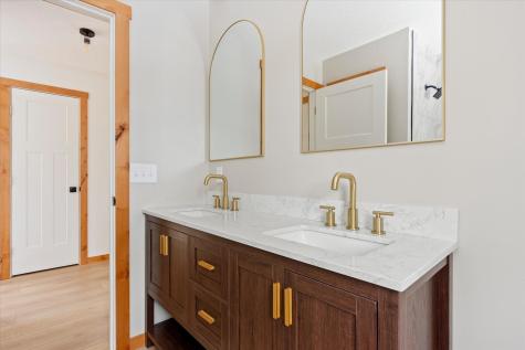 37098 Woodland Drive Cohasset MN 55721