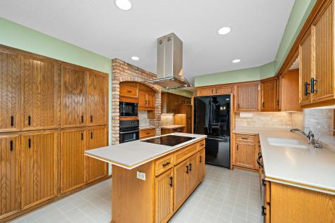 12050 48th Avenue N Plymouth MN 55442