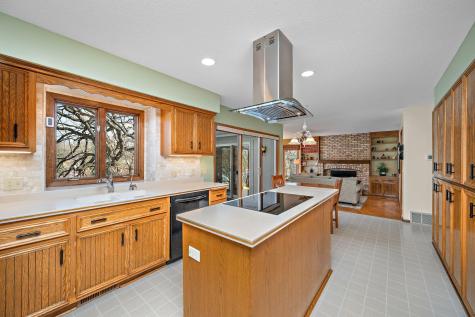 12050 48th Avenue N Plymouth MN 55442