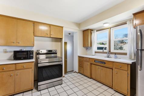2021 Worcester Avenue Saint Paul MN 55116