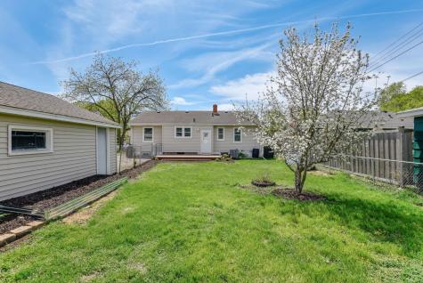 2021 Worcester Avenue Saint Paul MN 55116