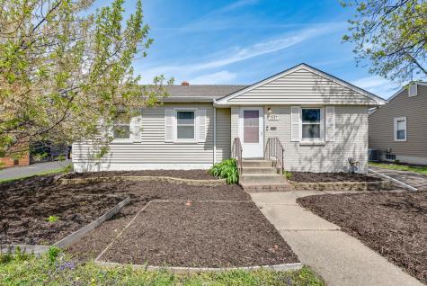 2021 Worcester Avenue Saint Paul MN 55116
