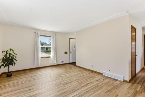 2021 Worcester Avenue Saint Paul MN 55116