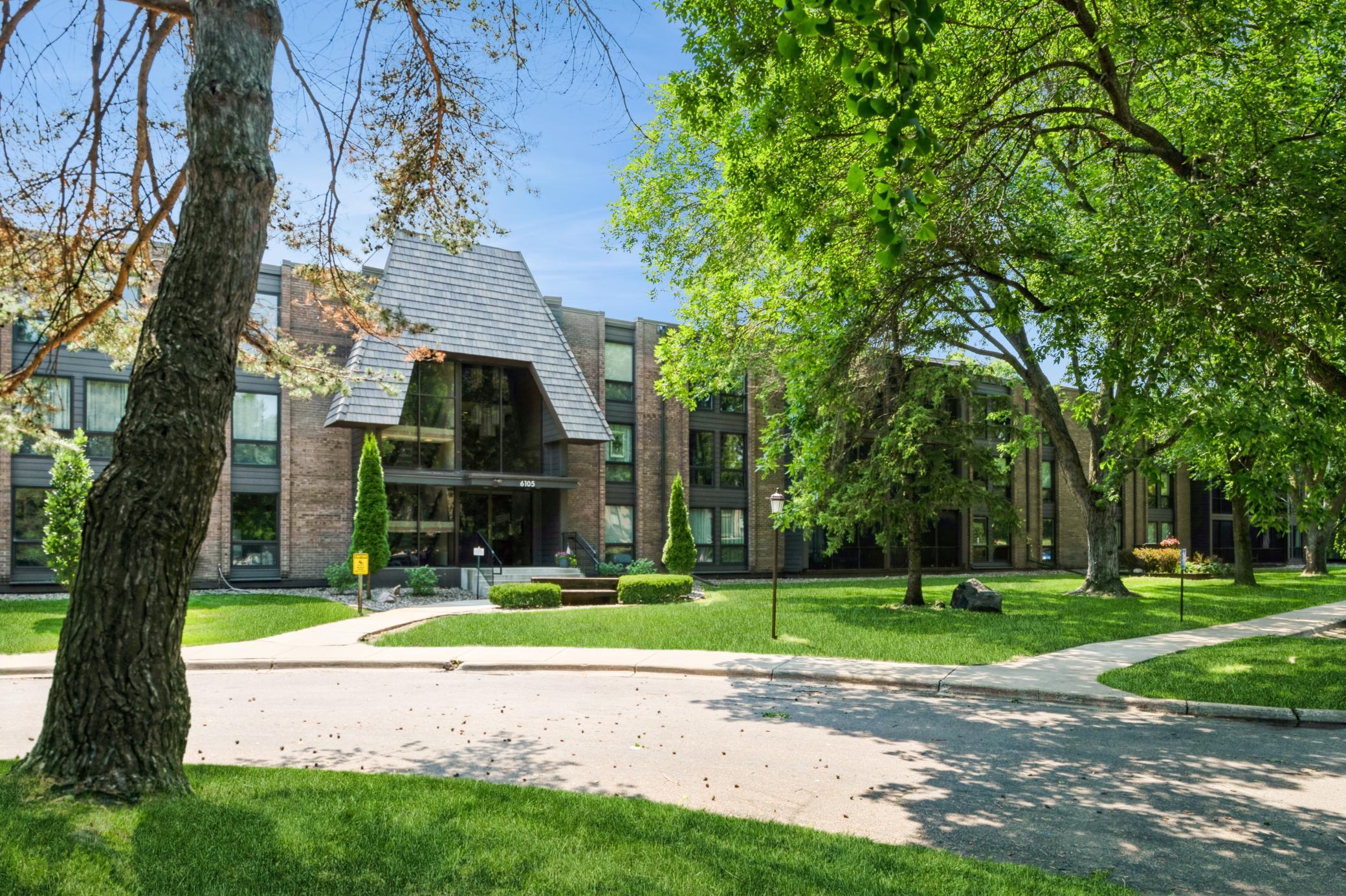 6105 Lincoln Drive Edina MN 55436
