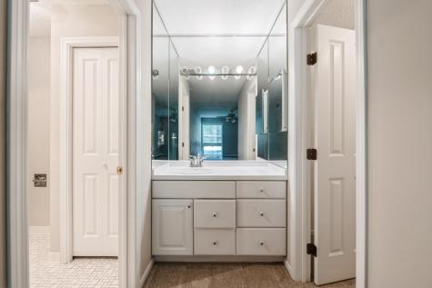 6105 Lincoln Drive Edina MN 55436