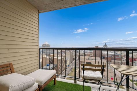 78 10th Street E Saint Paul MN 55101