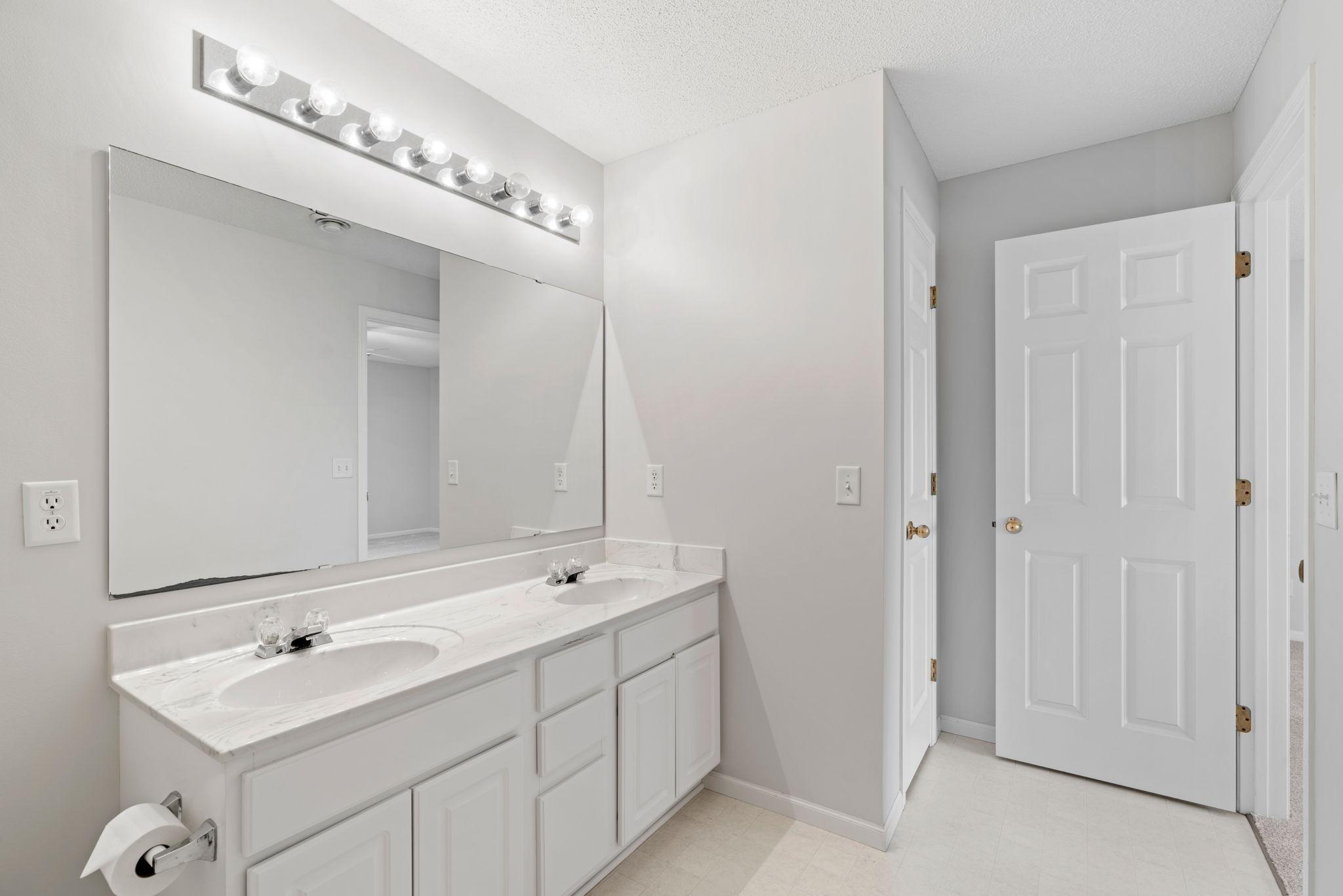 15721 France Way Apple Valley MN 55124