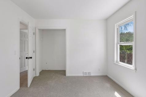 6904 60th Avenue N Crystal MN 55428
