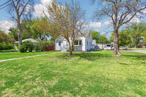 6904 60th Avenue N Crystal MN 55428