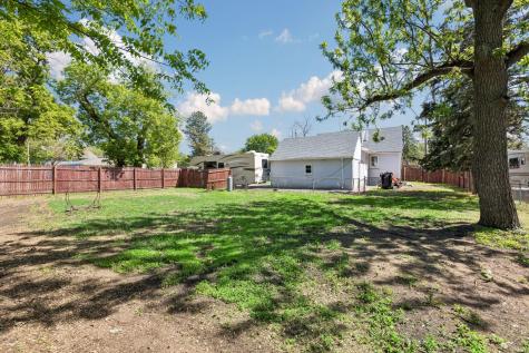 6904 60th Avenue N Crystal MN 55428
