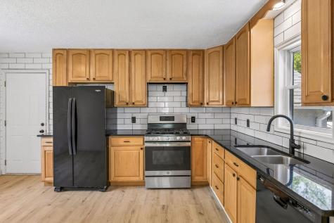 6904 60th Avenue N Crystal MN 55428