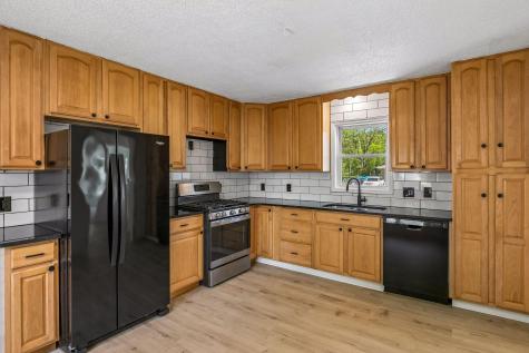 6904 60th Avenue N Crystal MN 55428
