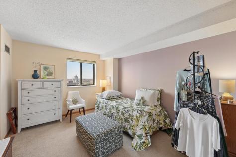 78 10th Street E Saint Paul MN 55101