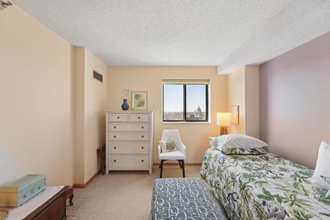 78 10th Street E Saint Paul MN 55101
