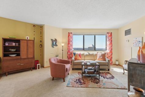 78 10th Street E Saint Paul MN 55101