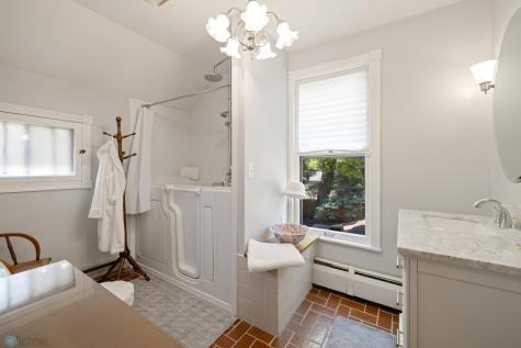 911 8th Street S Fargo ND 58103