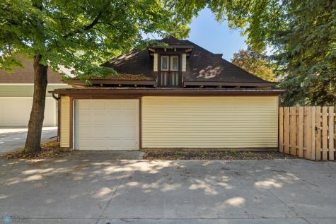 911 8th Street S Fargo ND 58103