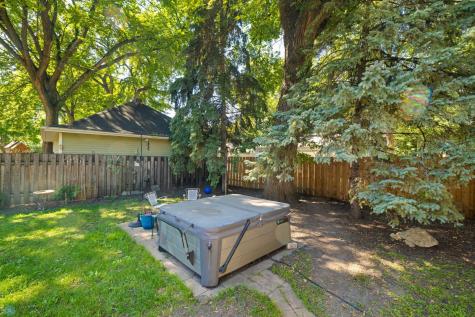 911 8th Street S Fargo ND 58103