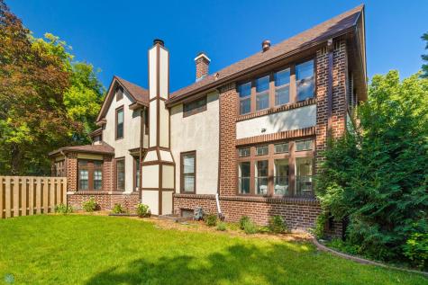 911 8th Street S Fargo ND 58103