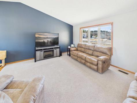 24605 140th Street NW Zimmerman MN 55398